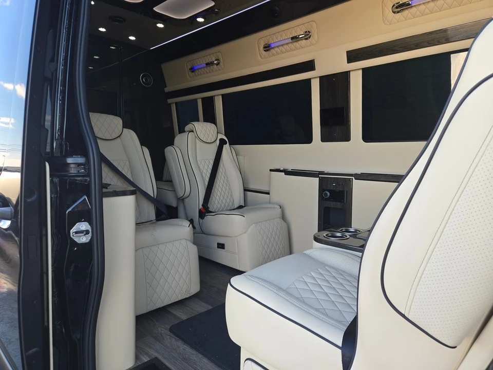 2024 Mercedes-Benz VS30 Sprinter - Image 8 of 12
