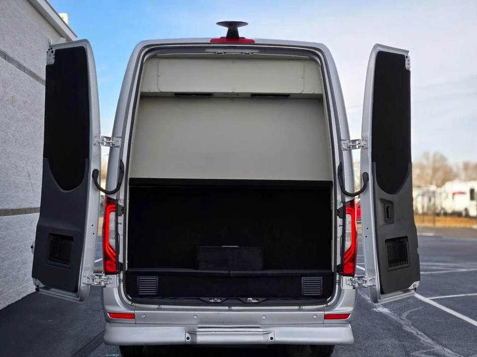 2024 Mercedes-Benz VS30 Sprinter - Image 12 of 21