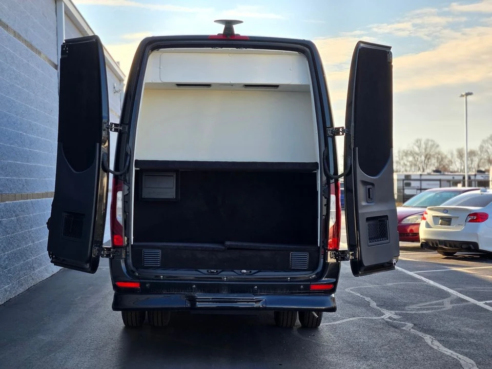 2024 Mercedes-Benz VS30 Sprinter - Image 12 of 21