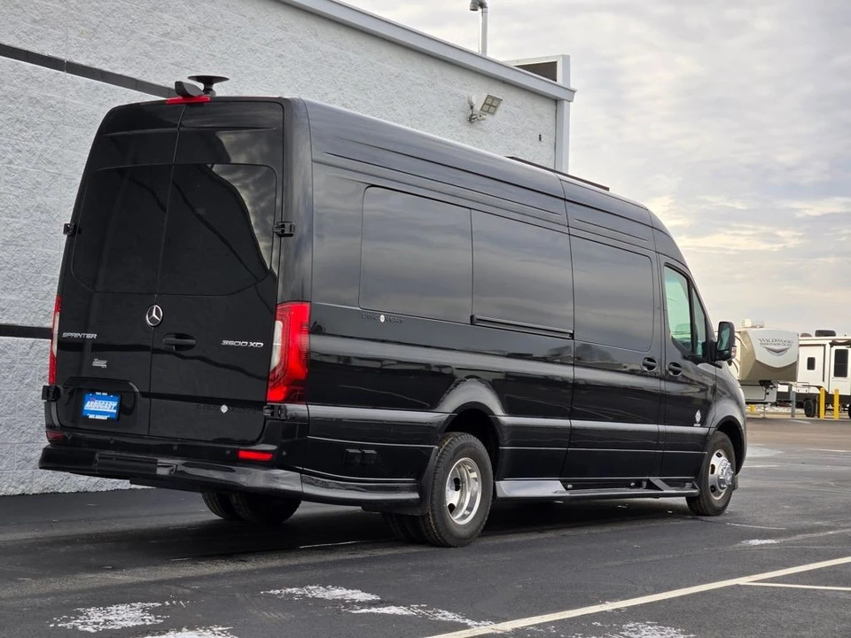 2024 Mercedes-Benz VS30 Sprinter - Image 10 of 21