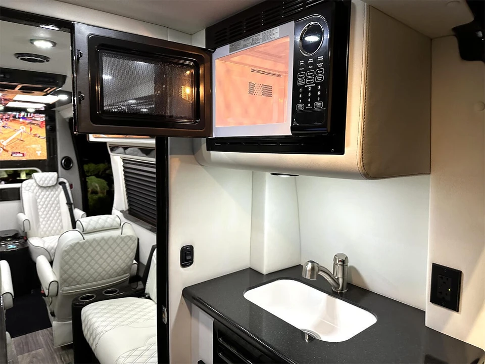 2024 Mercedes-Benz VS30 Sprinter - Image 8 of 12