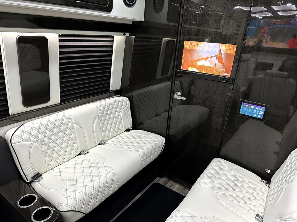2024 Mercedes-Benz VS30 Sprinter - Image 4 of 21