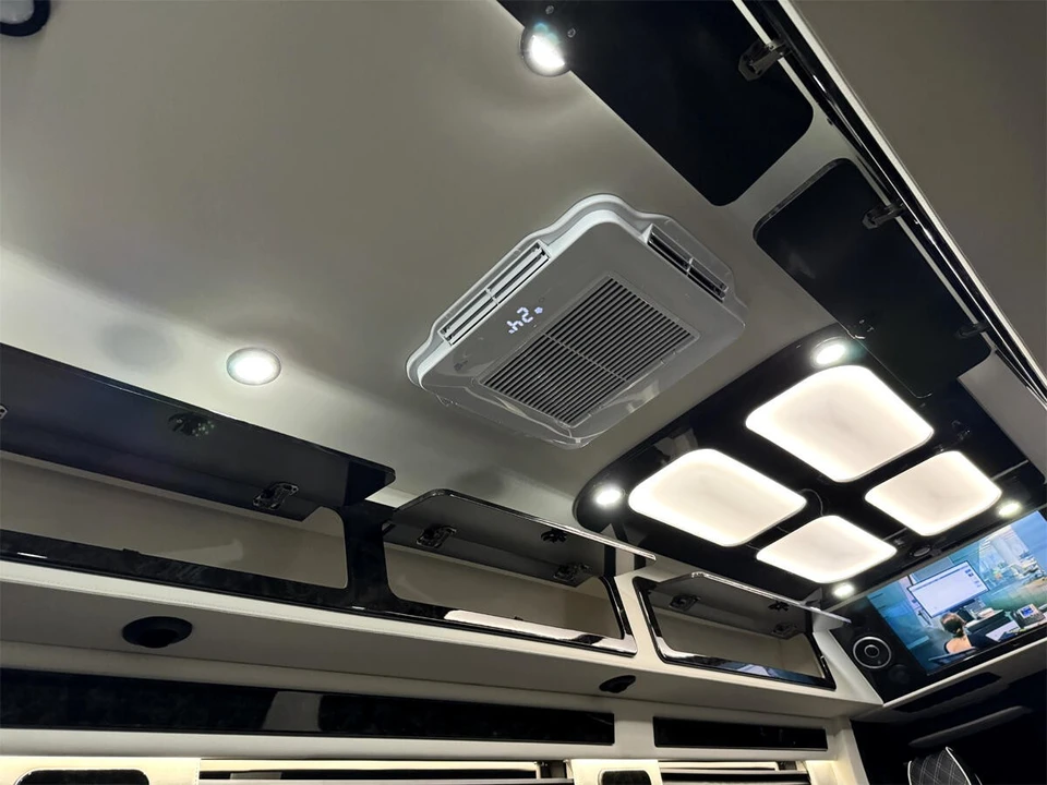 2024 Mercedes-Benz VS30 Sprinter - Image 18 of 31