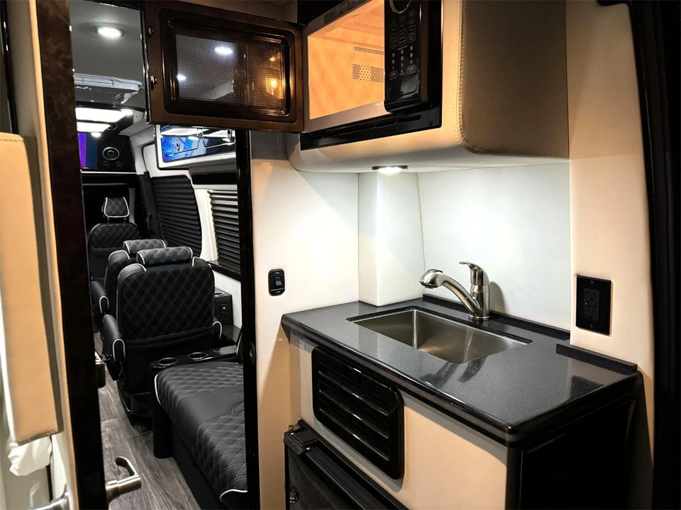 2024 Mercedes-Benz VS30 Sprinter - Image 6 of 12