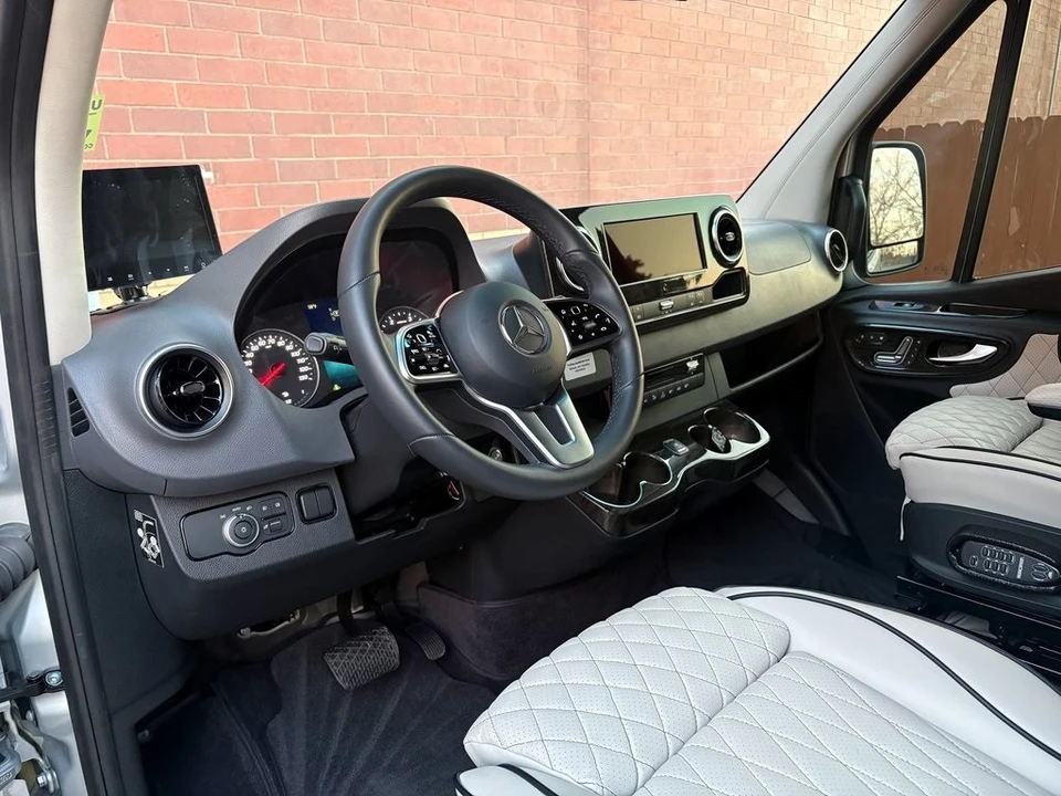 2024 Mercedes-Benz VS30 Sprinter - Image 8 of 12