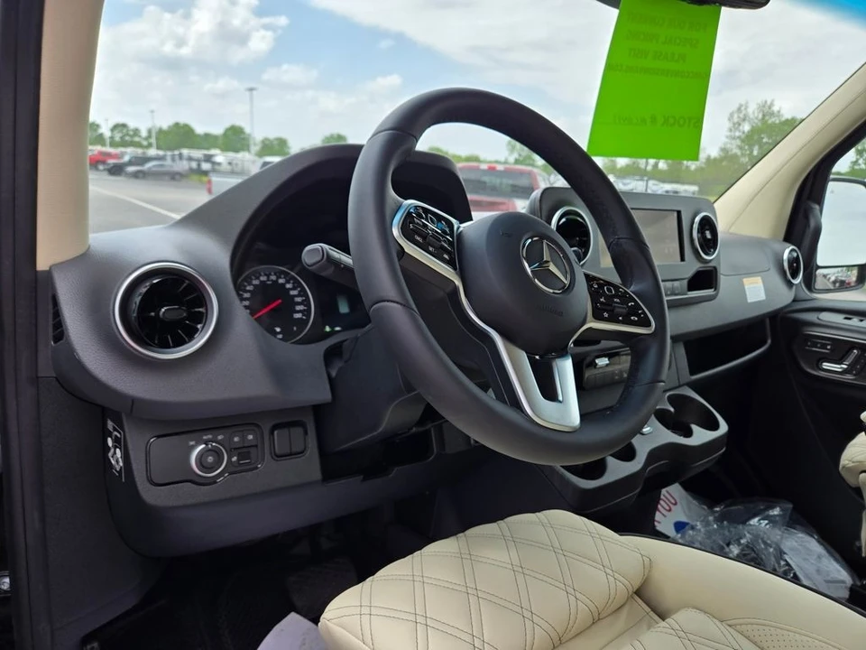 2024 Mercedes-Benz VS30 Sprinter - Image 12 of 12