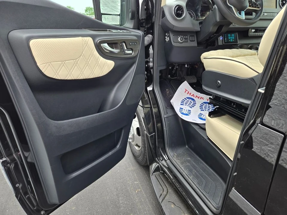 2024 Mercedes-Benz VS30 Sprinter - Image 8 of 21