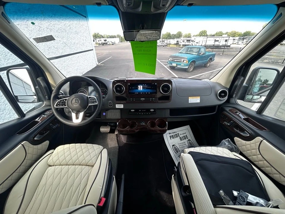 2024 Mercedes-Benz VS30 Sprinter - Image 2 of 21