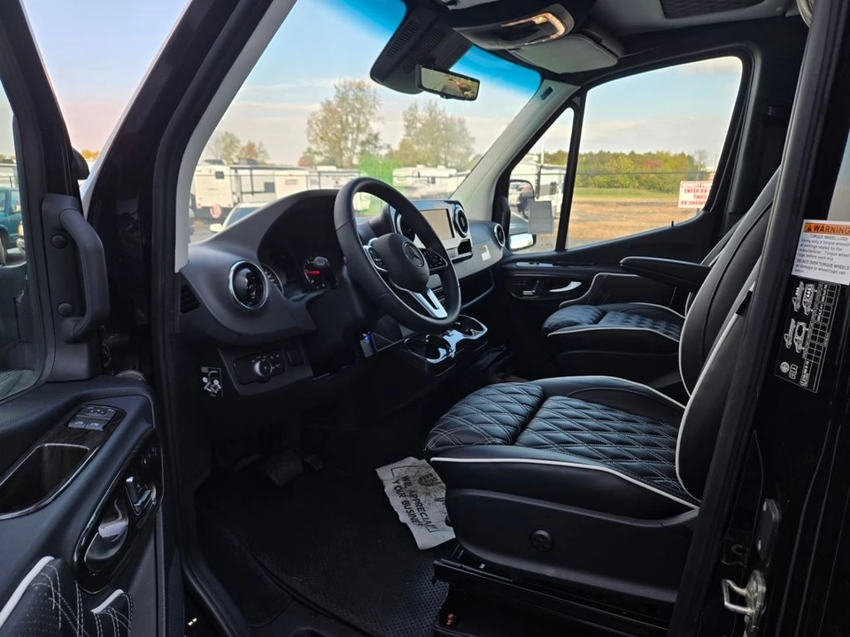 2024 Mercedes-Benz VS30 Sprinter - Image 8 of 21