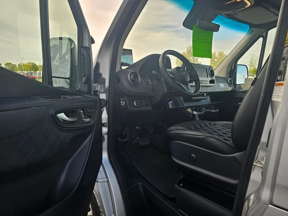 2024 Mercedes-Benz VS30 Sprinter - Image 14 of 21