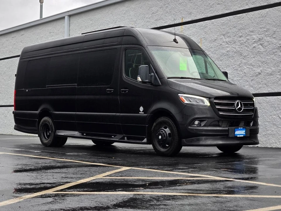 2024 Mercedes-Benz VS30 Sprinter - Image 2 of 12