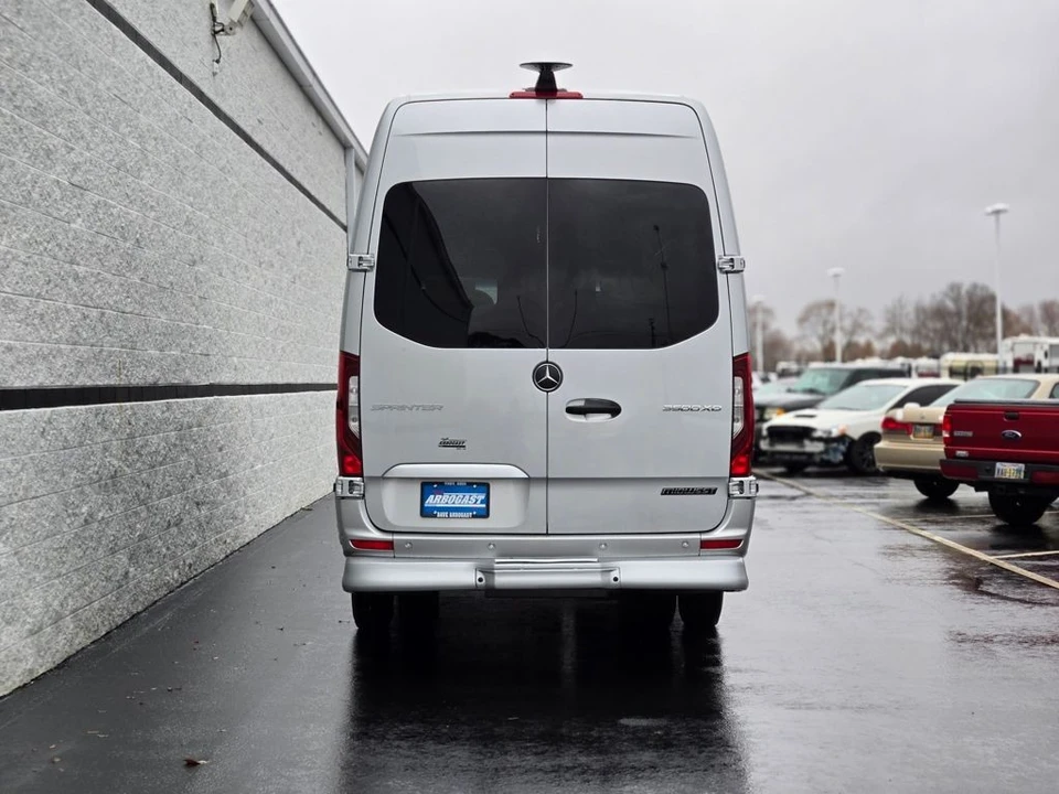 2024 Mercedes-Benz VS30 Sprinter - Image 9 of 12
