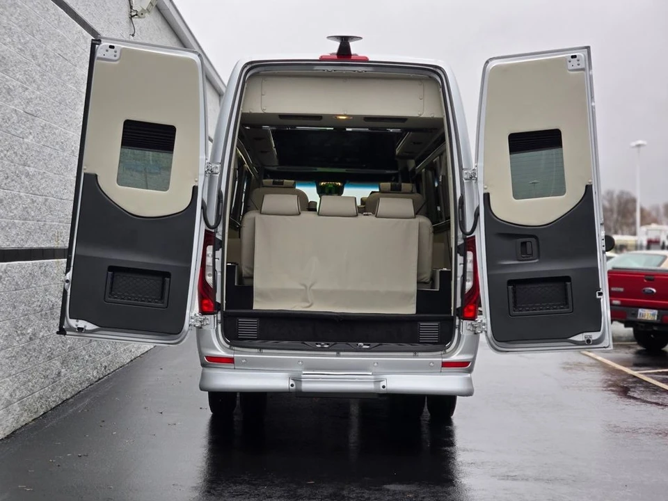 2024 Mercedes-Benz VS30 Sprinter - Image 11 of 21