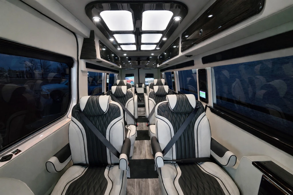 2024 Mercedes-Benz VS30 Sprinter - Image 4 of 21