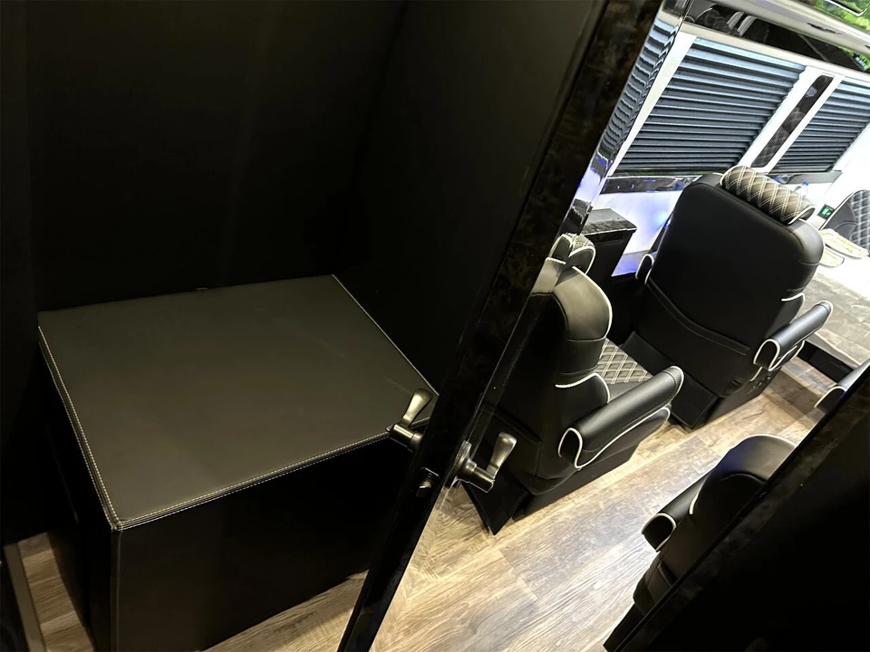 2024 Mercedes-Benz VS30 Sprinter - Image 11 of 12