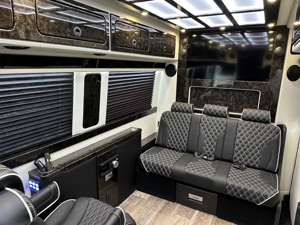 2024 Mercedes-Benz VS30 Sprinter - Image 14 of 21