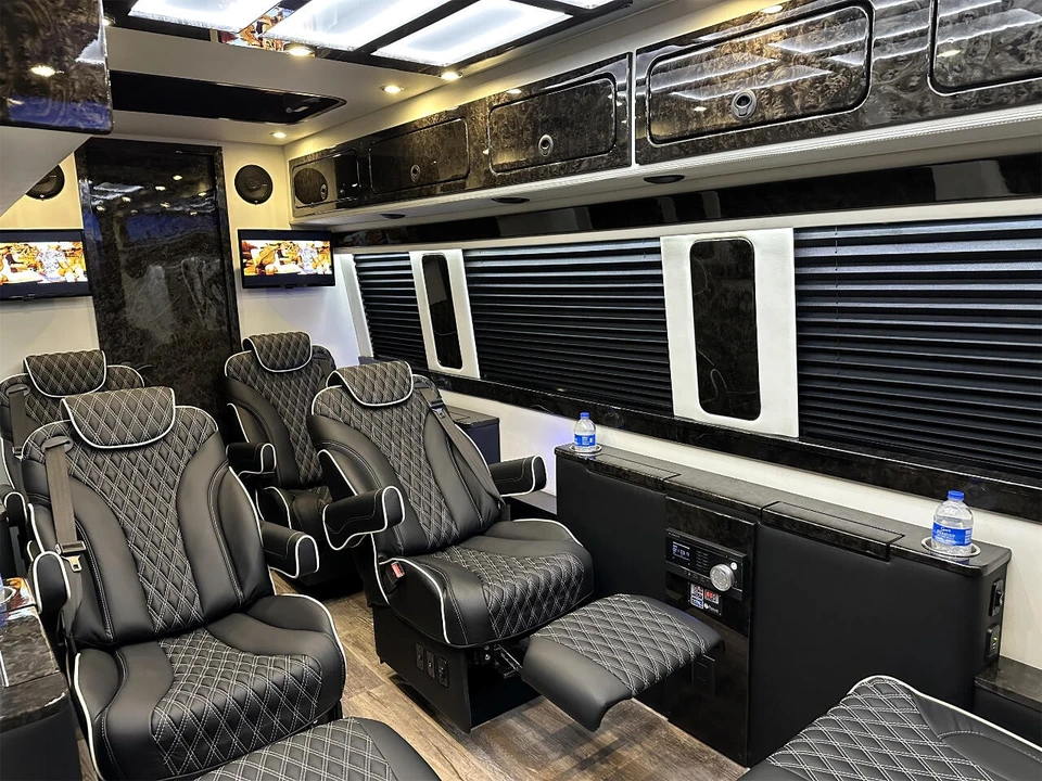 2024 Mercedes-Benz VS30 Sprinter - Image 2 of 21