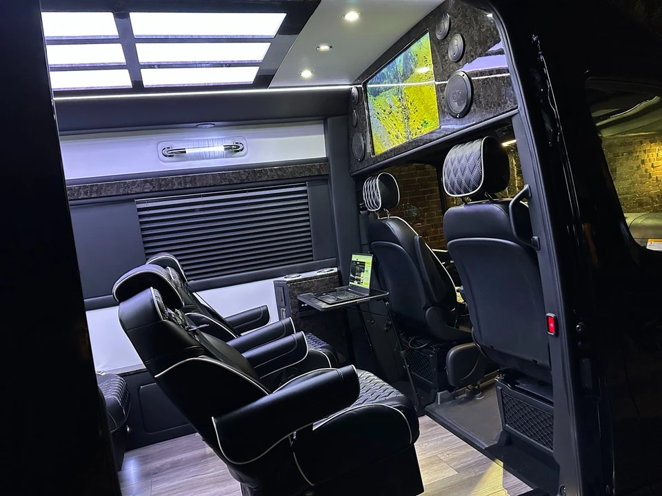 2024 Mercedes-Benz VS30 Sprinter - Image 8 of 21
