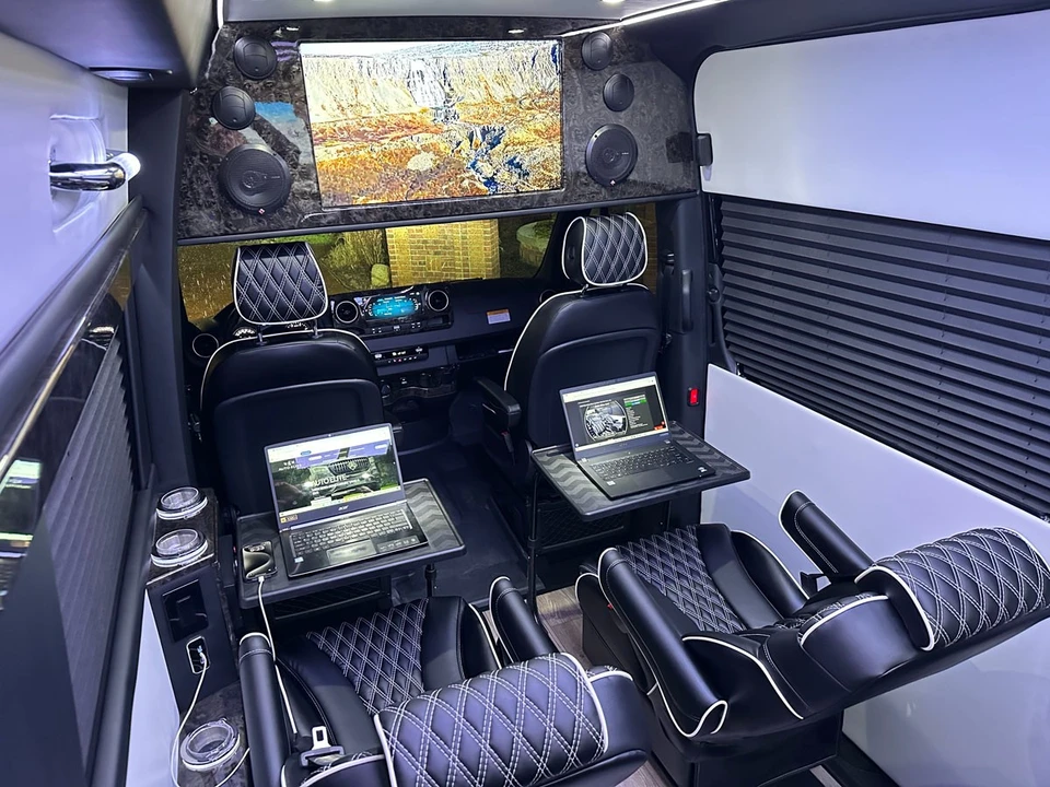 2024 Mercedes-Benz VS30 Sprinter - Image 4 of 12