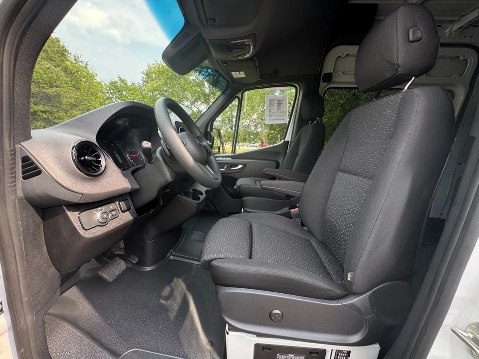 2024 Mercedes-Benz VS30 Sprinter - Image 11 of 12