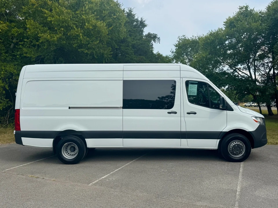 2024 Mercedes-Benz VS30 Sprinter - Image 8 of 12