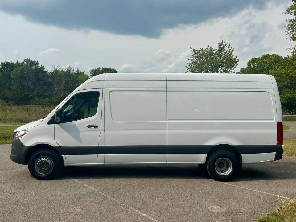 2024 Mercedes-Benz VS30 Sprinter - Image 10 of 12