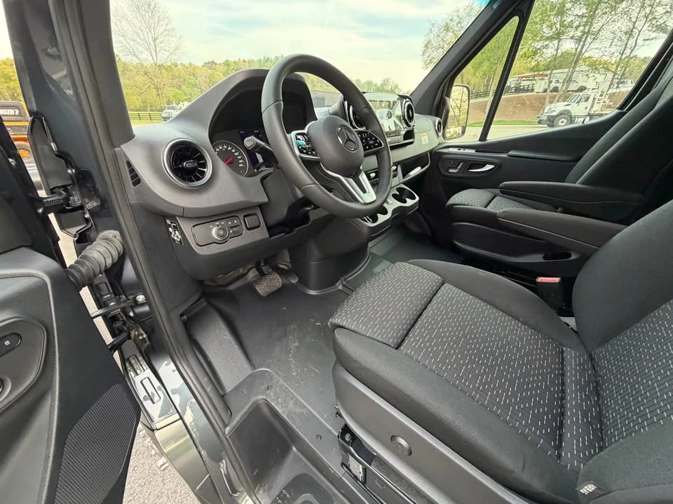 2024 Mercedes-Benz VS30 Sprinter - Image 9 of 14