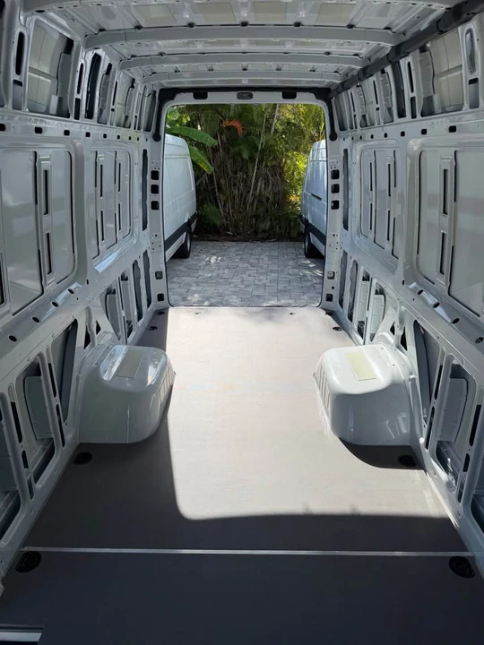 2024 Mercedes-Benz VS30 Sprinter - Image 13 of 19