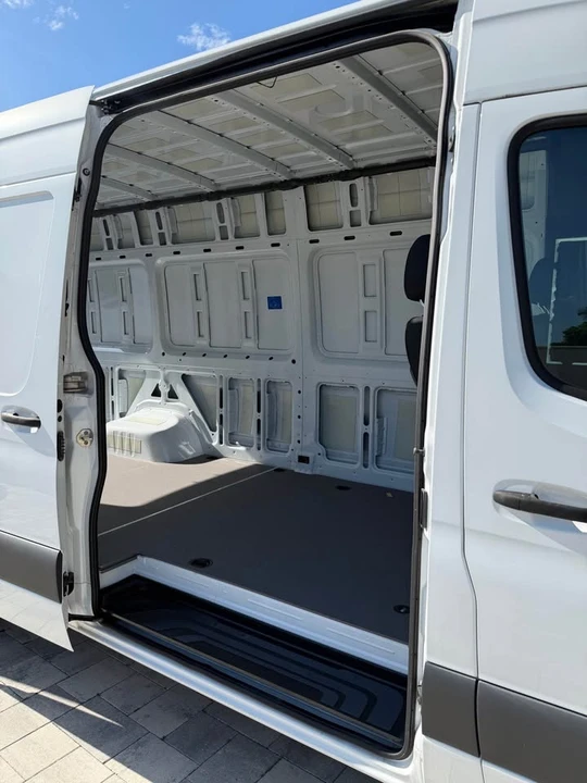 2024 Mercedes-Benz VS30 Sprinter - Image 11 of 19