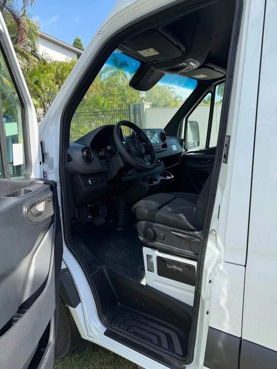 2024 Mercedes-Benz VS30 Sprinter - Image 5 of 19