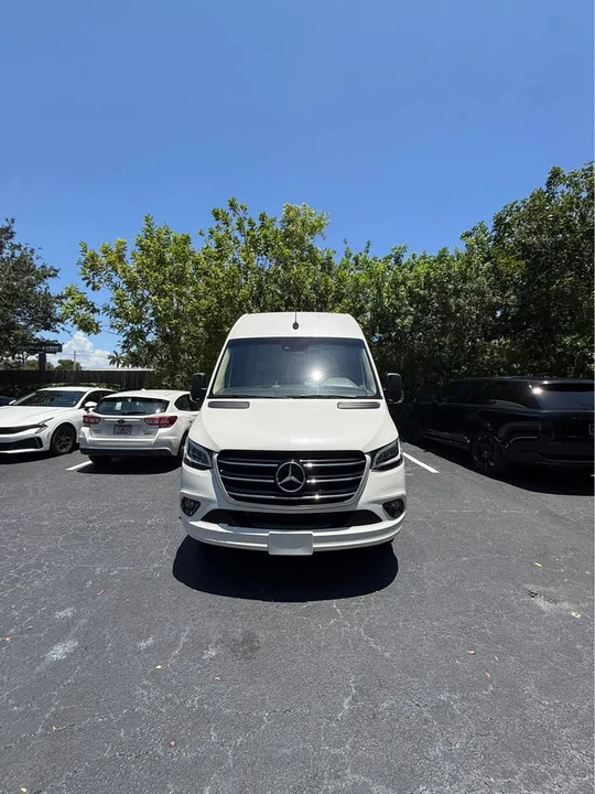 2024 Mercedes-Benz VS30 Sprinter - Image 2 of 3