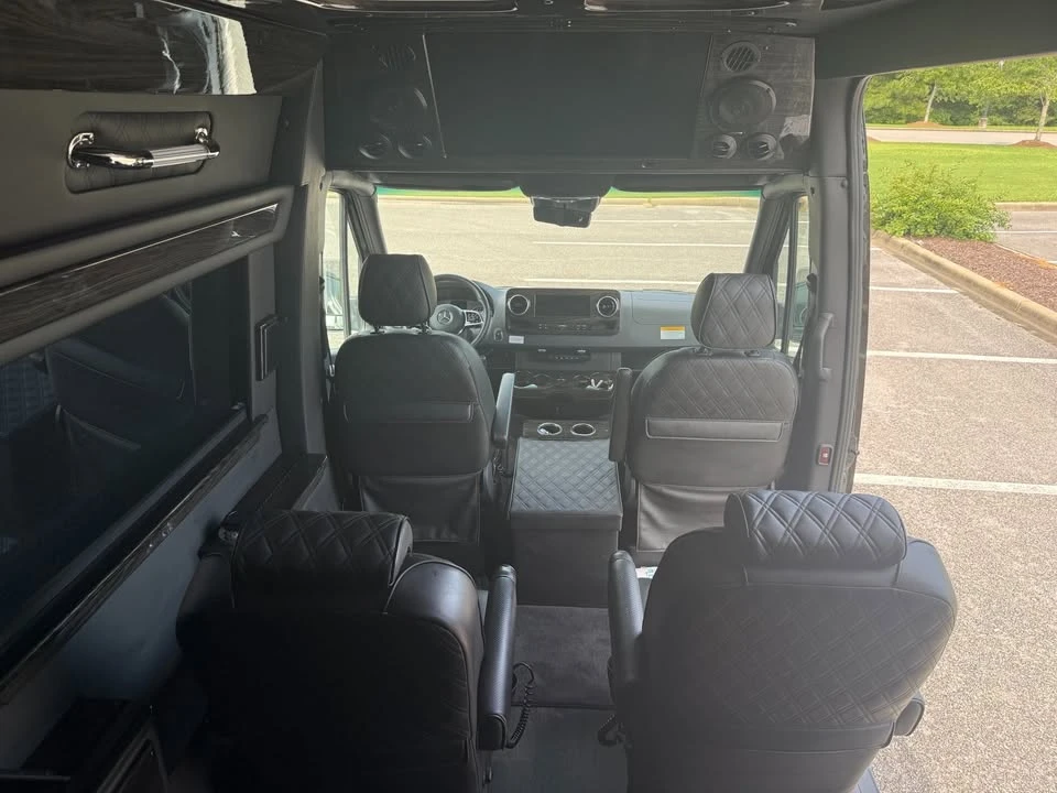 2024 Mercedes-Benz VS30 Sprinter - Image 10 of 11