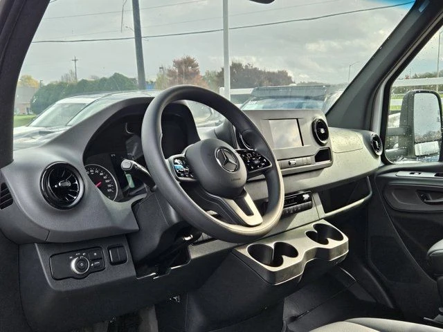 2024 Mercedes-Benz VS30 Sprinter - Image 13 of 21