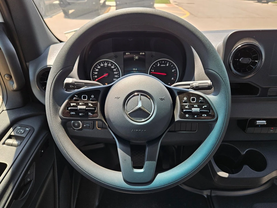 2024 Mercedes-Benz VS30 Sprinter - Image 13 of 21