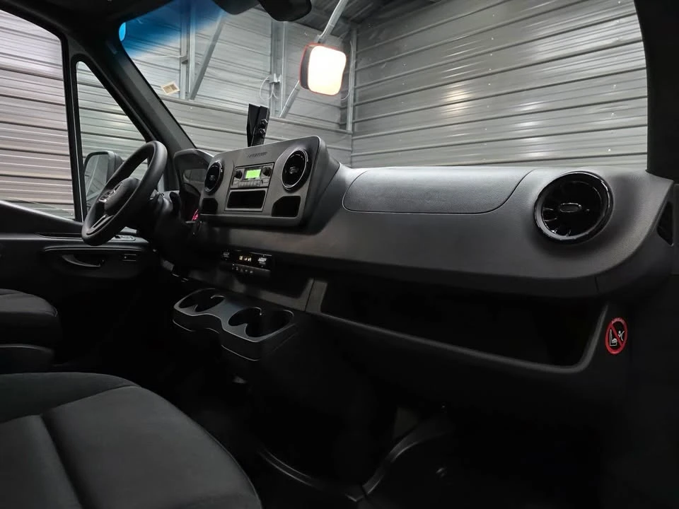 2024 Mercedes-Benz VS30 Sprinter - Image 11 of 18