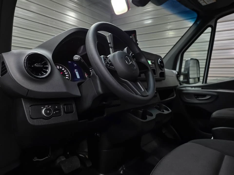 2024 Mercedes-Benz VS30 Sprinter - Image 10 of 18