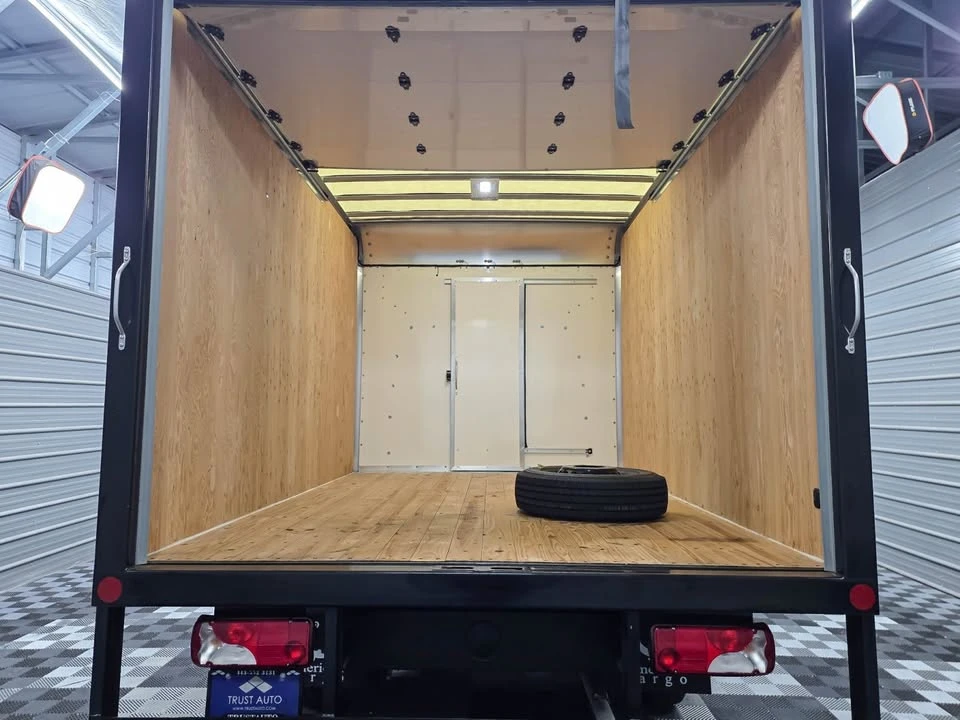 2024 Mercedes-Benz VS30 Sprinter - Image 8 of 18
