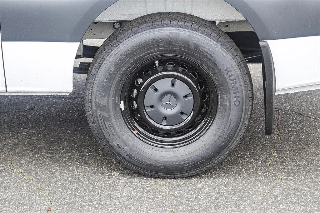 2024 Mercedes-Benz VS30 Sprinter - Image 9 of 12