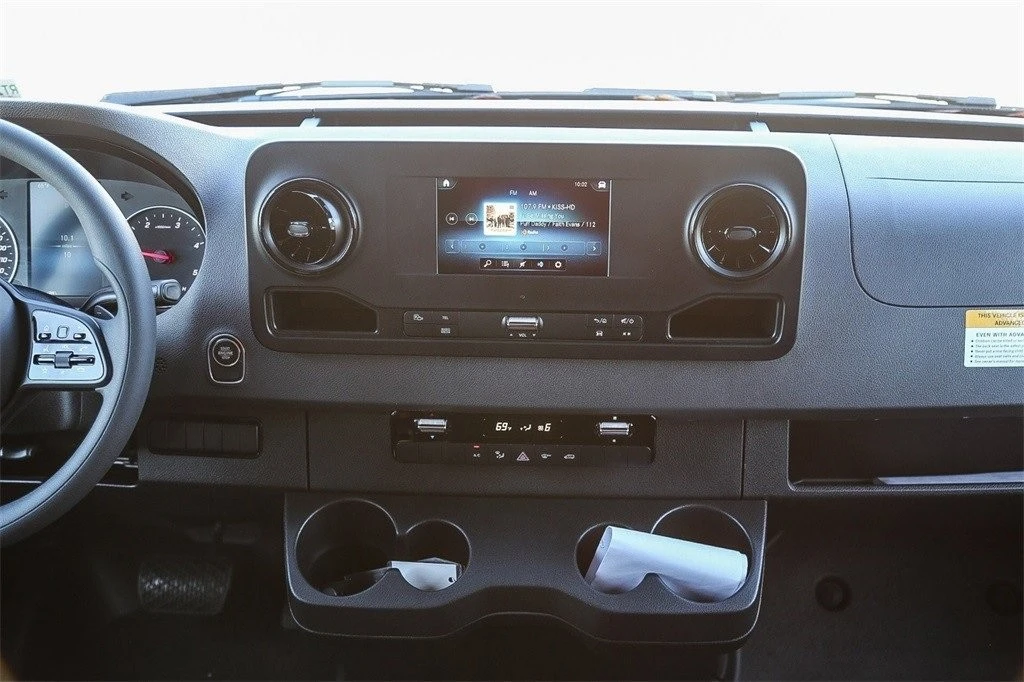 2024 Mercedes-Benz VS30 Sprinter - Image 9 of 12