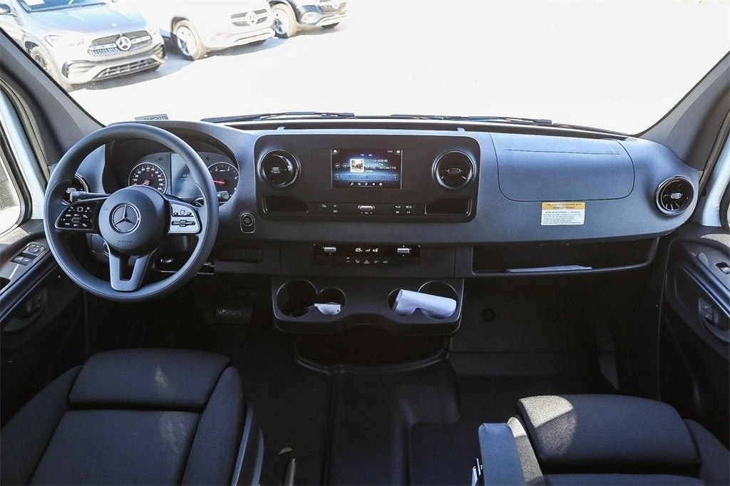 2024 Mercedes-Benz VS30 Sprinter - Image 8 of 12