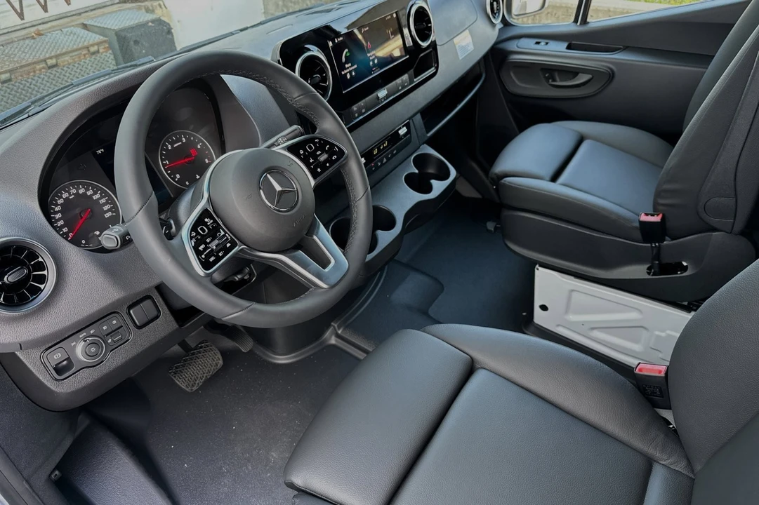 2024 Mercedes-Benz VS30 Sprinter - Image 10 of 12
