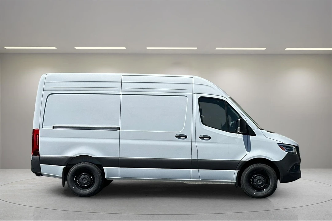 2024 Mercedes-Benz VS30 Sprinter - Image 3 of 12
