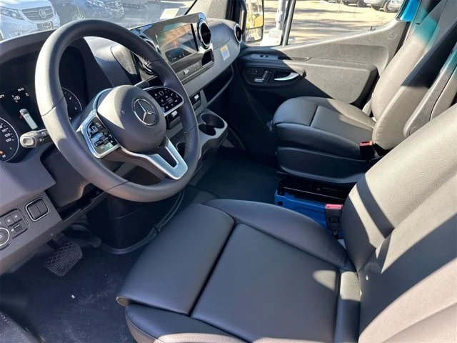 2024 Mercedes-Benz VS30 Sprinter - Image 10 of 12