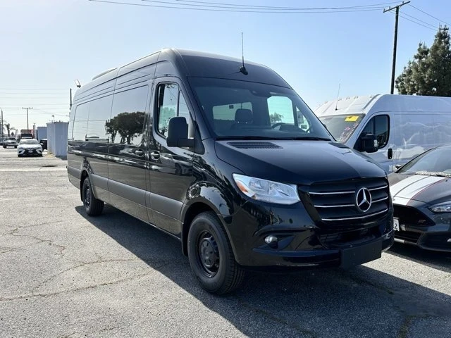 2024 Mercedes-Benz VS30 Sprinter - Image 2 of 12