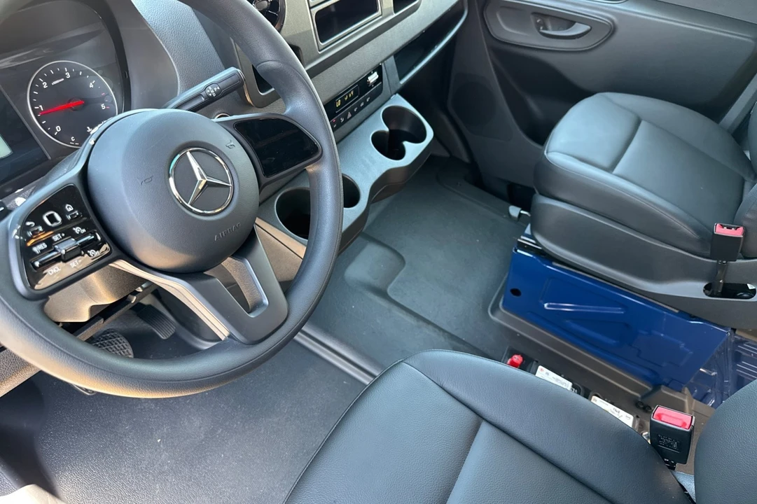 2024 Mercedes-Benz VS30 Sprinter - Image 10 of 12