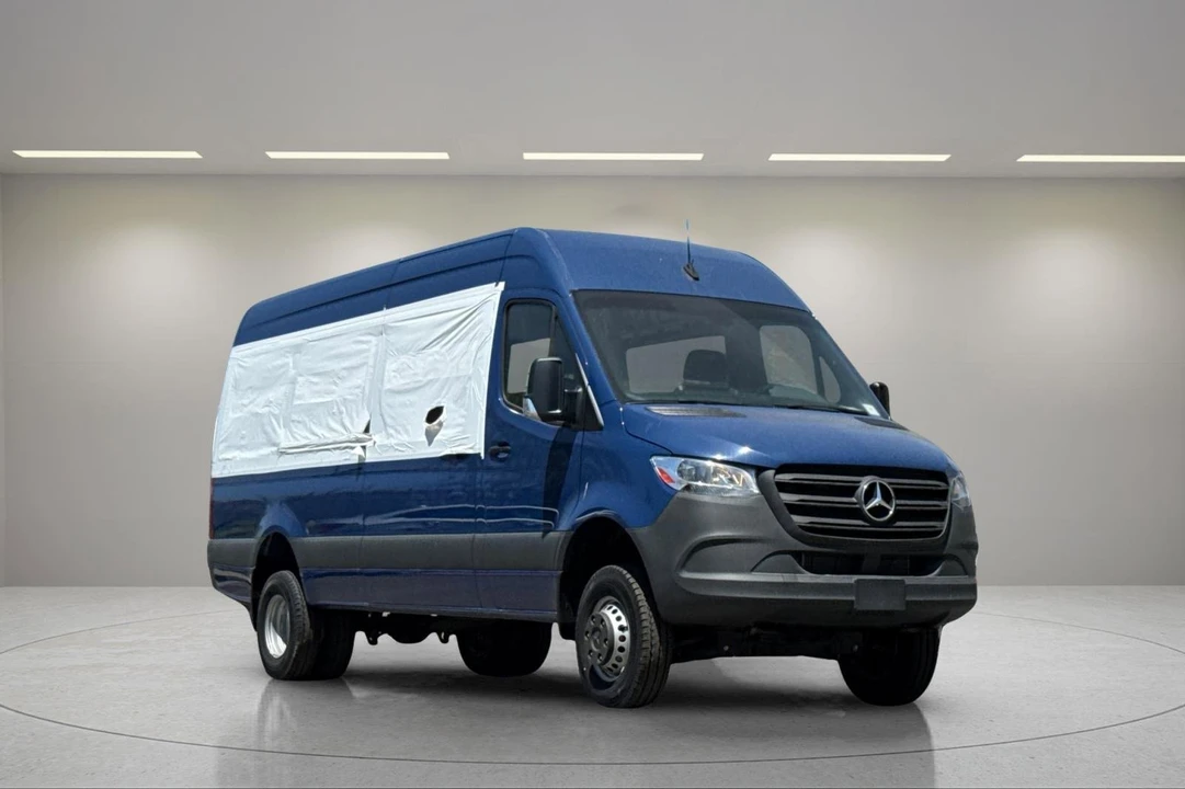 2024 Mercedes-Benz VS30 Sprinter - Image 2 of 12