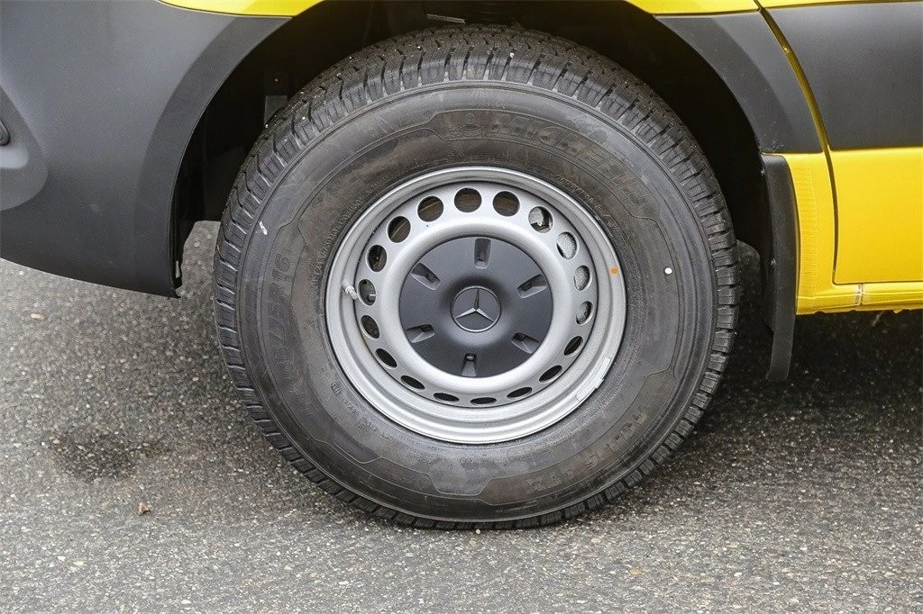 2024 Mercedes-Benz VS30 Sprinter - Image 8 of 12