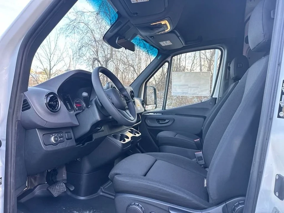 2024 Mercedes-Benz VS30 Sprinter - Image 9 of 12