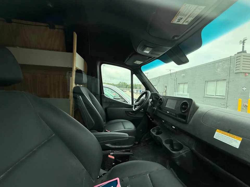 2024 Mercedes-Benz VS30 Sprinter - Image 9 of 11