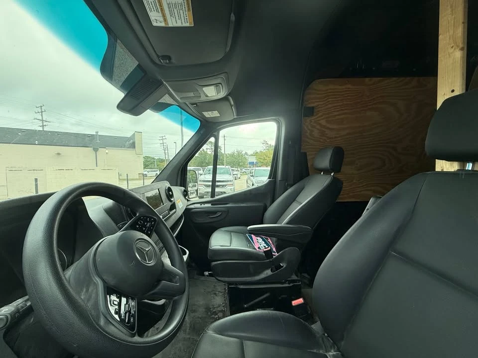 2024 Mercedes-Benz VS30 Sprinter - Image 8 of 11